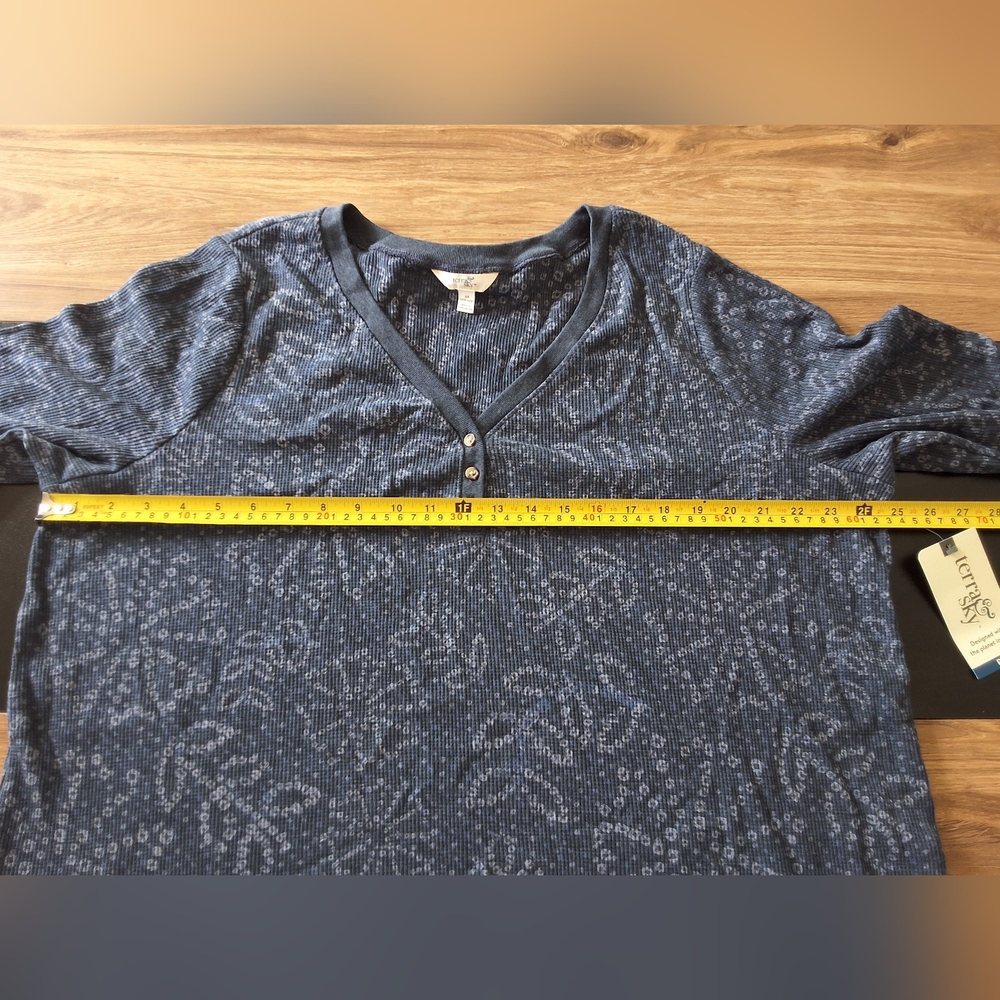 Women's Dark Navy Blue Waffle Henley V Neck Tee, Size 2X(20W-22W), New With Tag - Picture 5 of 6